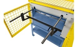 Elektrinės kirpimo staklės Bernardo PTS 650 E