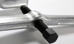 Universal ball joint puller