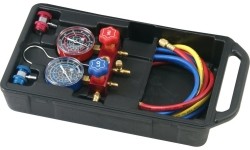 Testing manifold gauge for cool gas (R134a/R12)