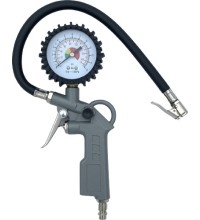 Tire inflating gun with manometer
