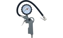 Tire inflating gun with manometer