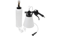 Pneum. stabdžių skysčio ištraukimo ir užpildymo įrenginys su adapterių rinkiniu