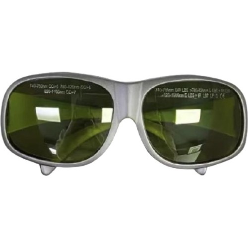 Glasses for laser welding E0