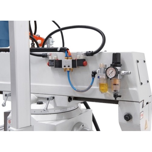 UWF 90 V with pneumatic tool clamping