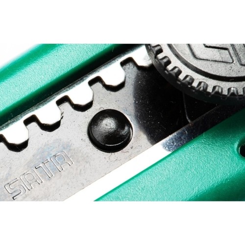 Peilis plastikine rankena su keičiama geležte 18mm