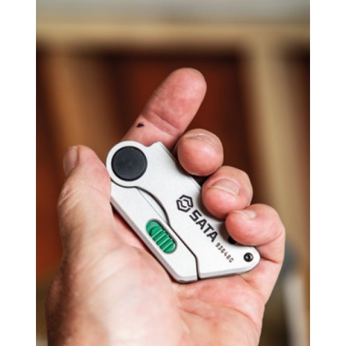 Compact utility folding knife 19x60mm