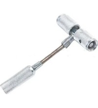 Ventilio montavimo įrankis su trumpu trosu