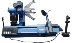 Tyre changer for truck