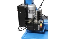 Tyre changer for truck