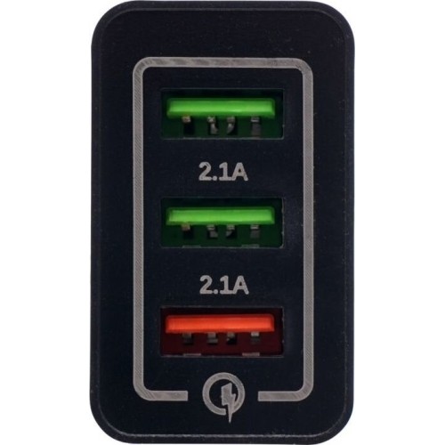 USB charger with fast charge port 220V, 2x2.1A 1xQC3.0