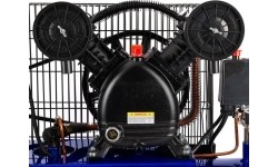 Oil-lubricated belt-driven air compressor, 50 l, 2.8 kW, 8 bar