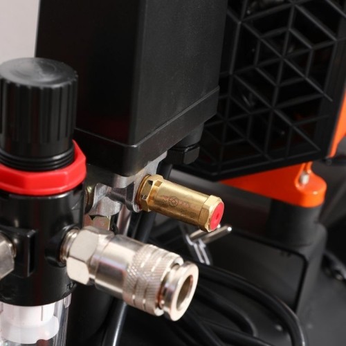 Betepalinis oro kompresorius, 50 l, 2200 W